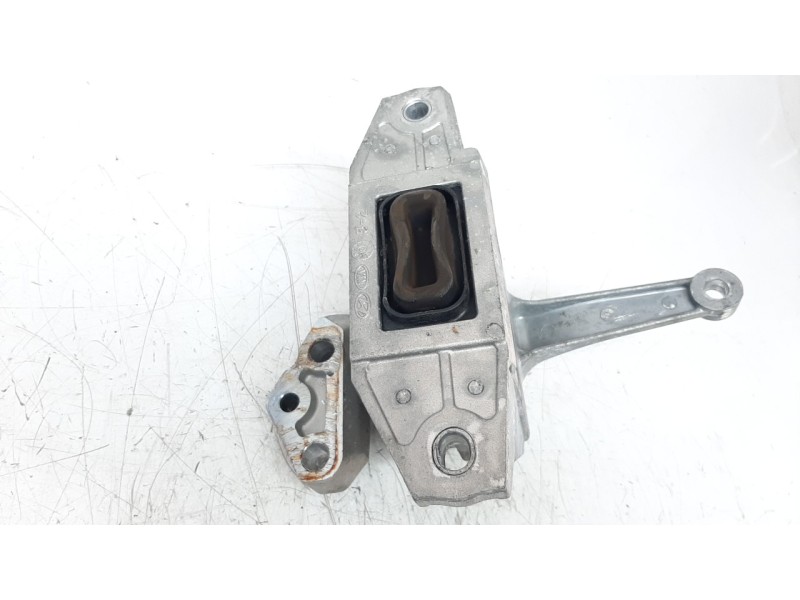 Recambio de soporte motor derecho para hyundai kona referencia OEM IAM 21812J9100  