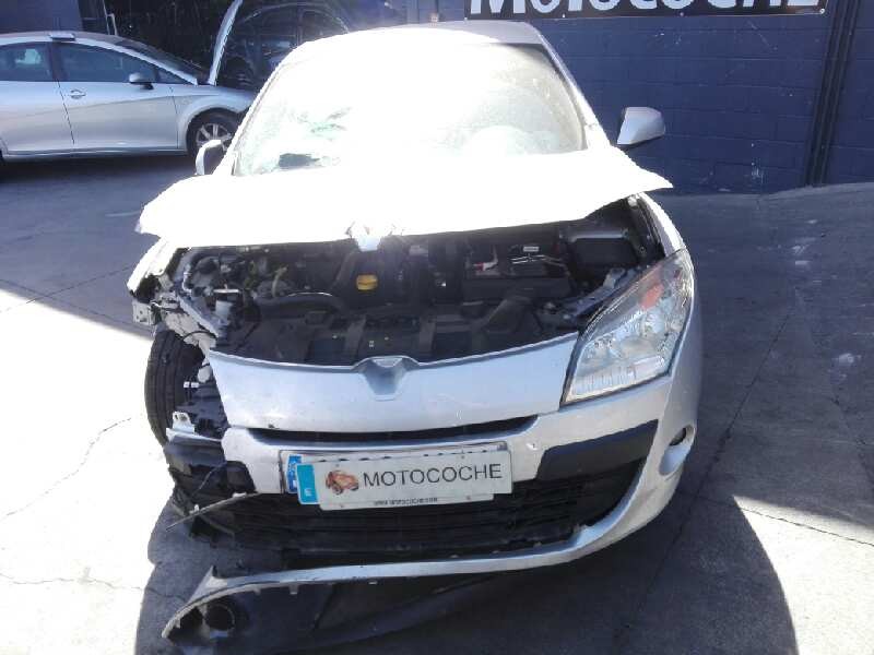 renault megane iii berlina 5 p del año 2011