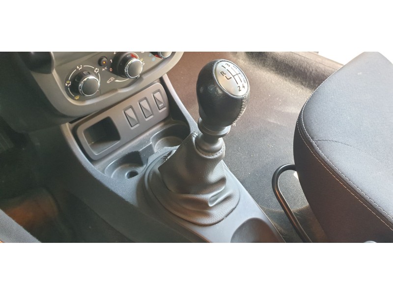 Recambio de palanca cambio para dacia duster ambiance 4x2 referencia OEM IAM 8200688309  