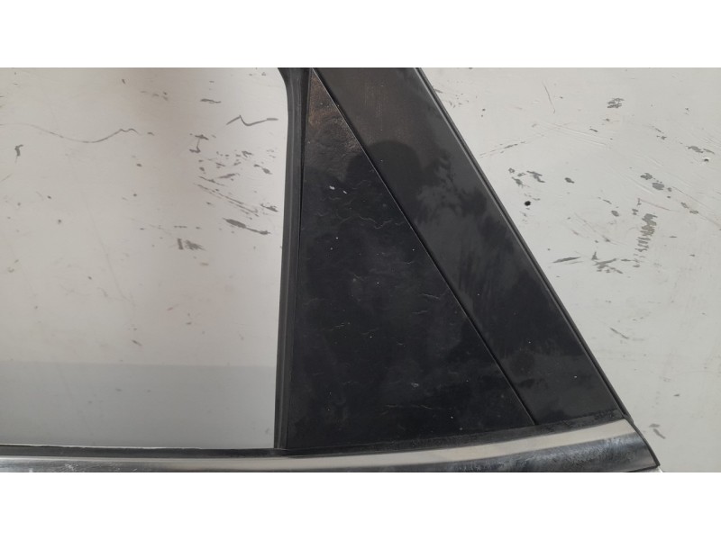 Recambio de puerta trasera izquierda para hyundai tucson kosmo 4wd referencia OEM IAM 77003D3000  