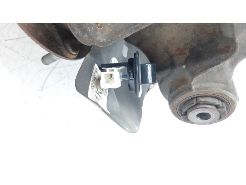 Recambio de mangueta trasera izquierda para mazda cx-3 2.0 cat referencia OEM IAM KD372612XA  