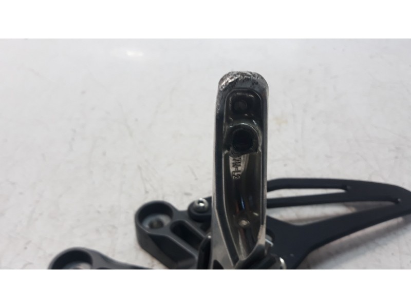 Recambio de estribo para yamaha yzf-r6 referencia OEM IAM B7N2745100  