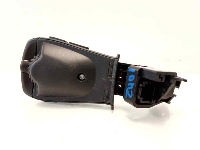 Recambio de mando volante para dacia duster ii prestige referencia OEM IAM 25526831R  