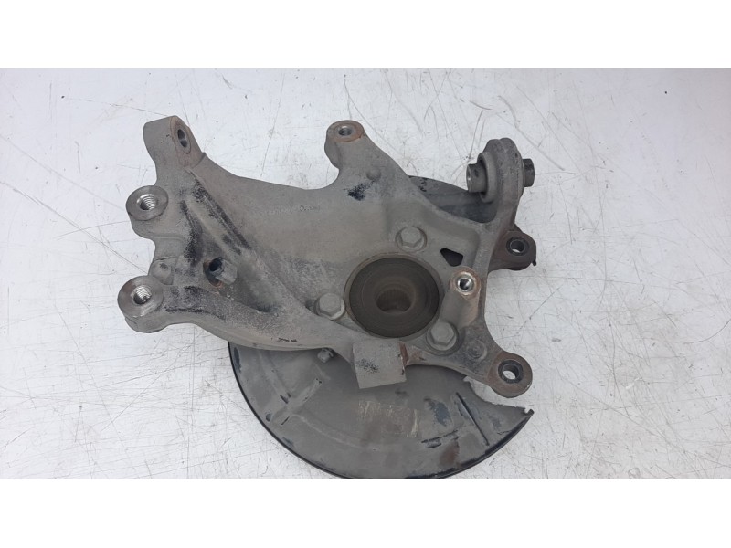 Recambio de mangueta trasera izquierda para opel insignia berlina 2.0 16v cdti referencia OEM IAM 13311907  