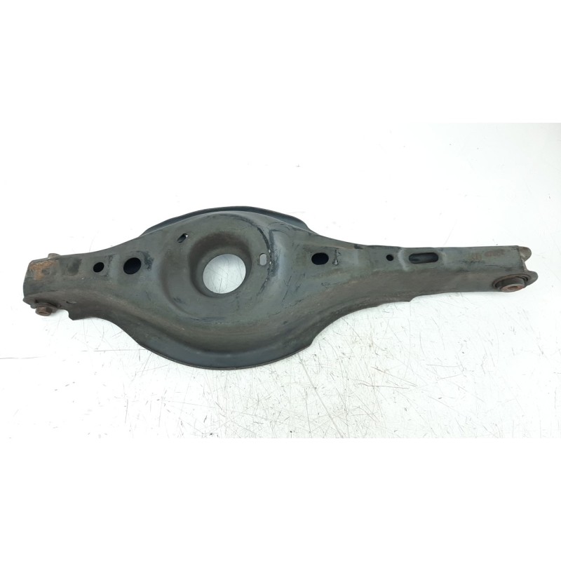 Recambio de brazo suspension inferior trasero izquierdo para mazda cx-3 2.0 cat referencia OEM IAM KD3528350  