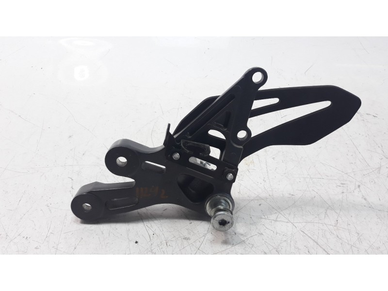 Recambio de estribo para yamaha yzf-r6 referencia OEM IAM B7N2746100  