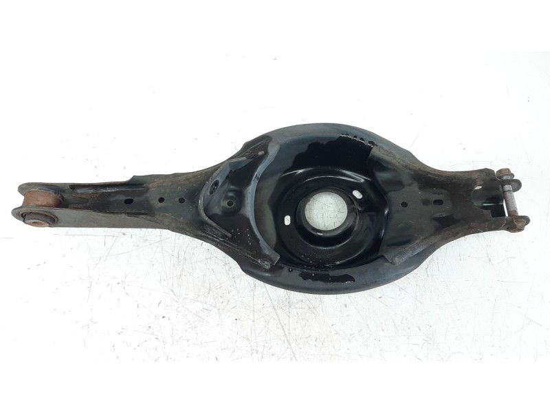 Recambio de brazo suspension inferior trasero izquierdo para mazda cx-3 2.0 cat referencia OEM IAM KD3528350  