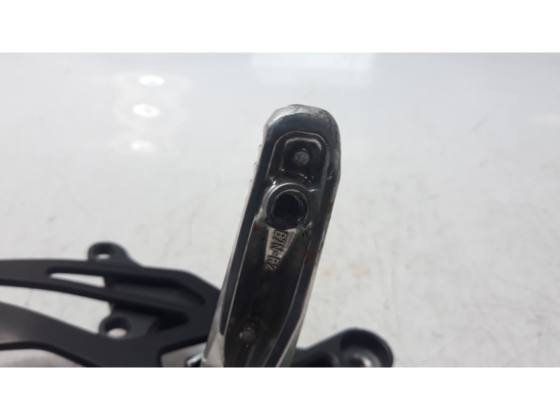 Recambio de estribo para yamaha yzf-r6 referencia OEM IAM B7N2746100  