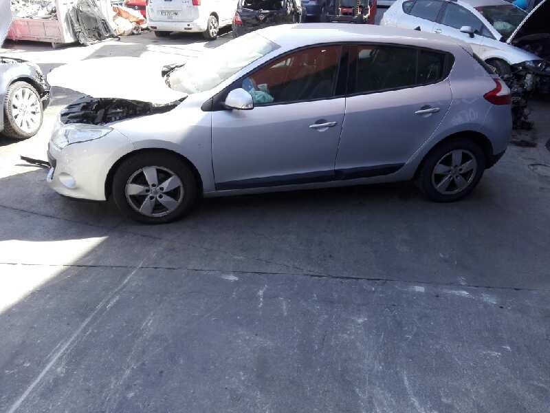 renault megane iii berlina 5 p del año 2011