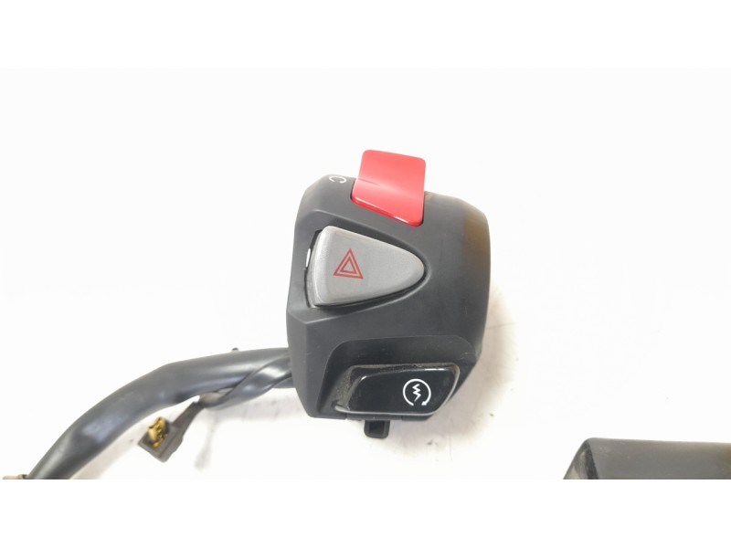 Recambio de piña luces derecha para honda cb 500f referencia OEM IAM 35130MKPDP1  