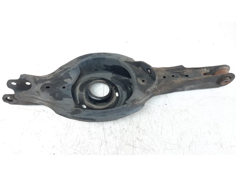 Recambio de brazo suspension inferior trasero derecho para mazda cx-3 2.0 cat referencia OEM IAM KD3528300  