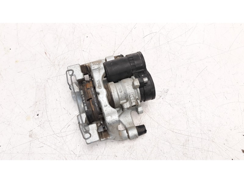 Recambio de pinza de freno trasera derecha para mazda cx-30 referencia OEM IAM BCKA26980A  