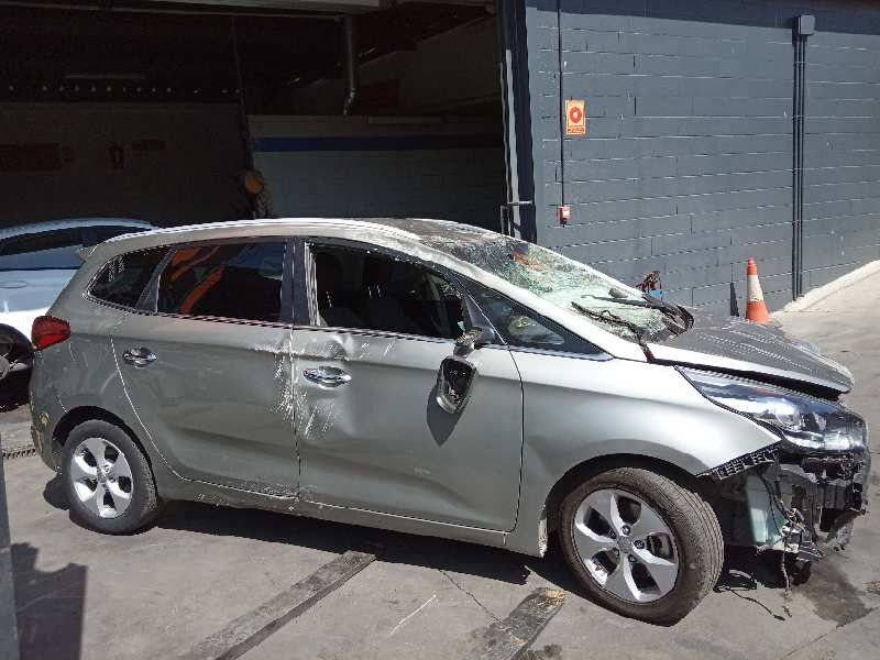 kia carens ( ) del año 2015