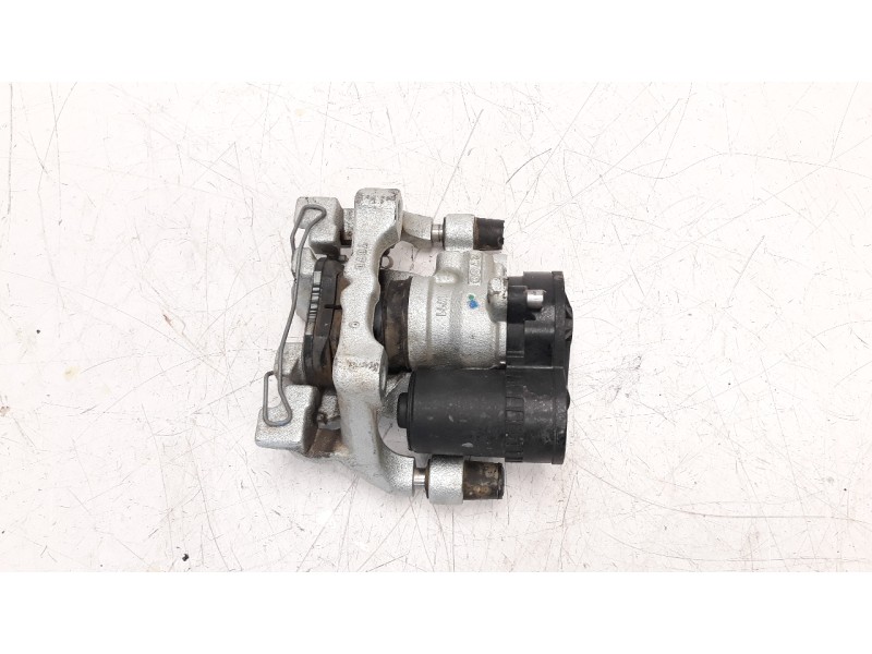 Recambio de pinza de freno trasera izquierda para mazda cx-30 referencia OEM IAM BCKA26990A  