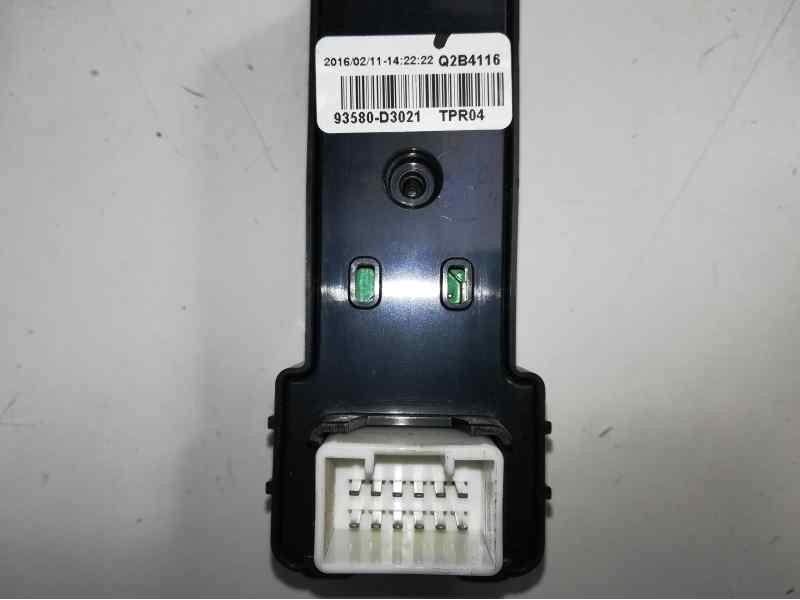 Recambio de mando elevalunas trasero derecho para hyundai tucson 1.7 crdi cat referencia OEM IAM 93580D3021  