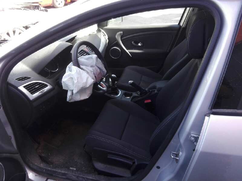 renault megane iii berlina 5 p del año 2011