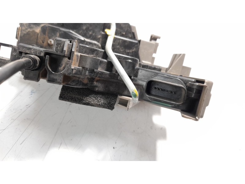 Recambio de cerradura puerta trasera izquierda para kia ceed 1.0 tgdi cat referencia OEM IAM 84420J7000  