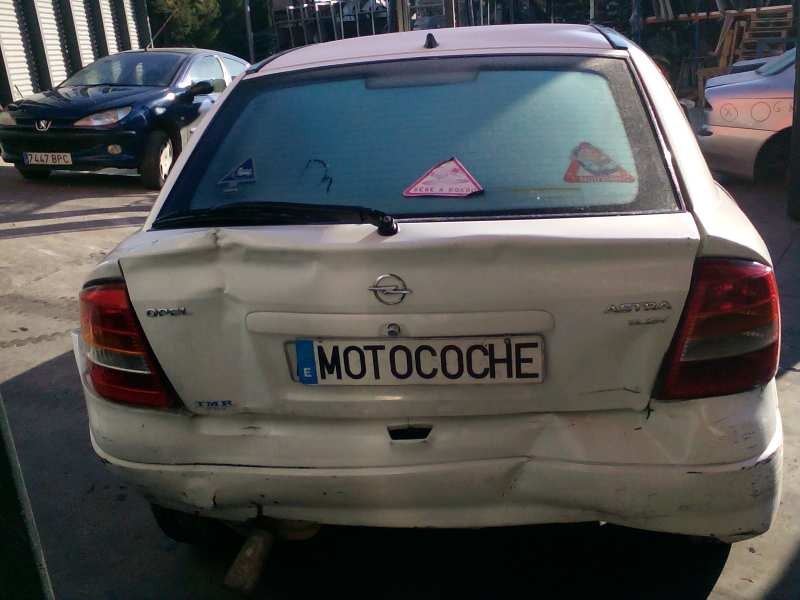 opel astra g berlina del año 1999