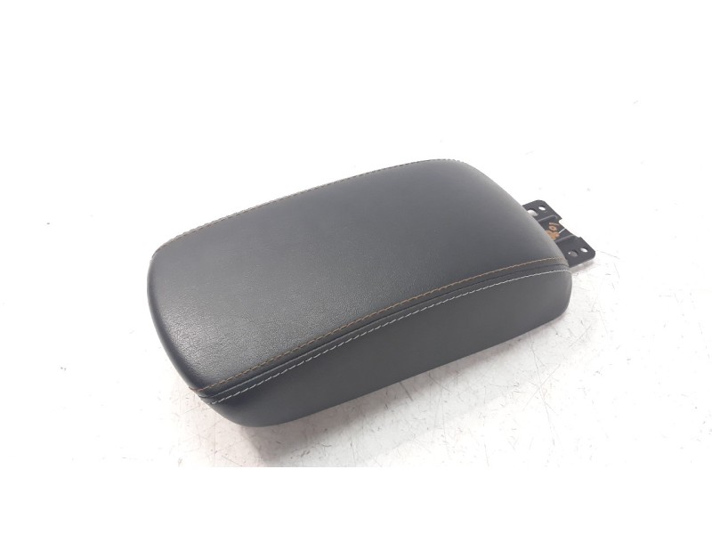 Recambio de apoyabrazos central para jeep compass ii 1.4 m-air cat referencia OEM IAM 5ZK07DX9AB  