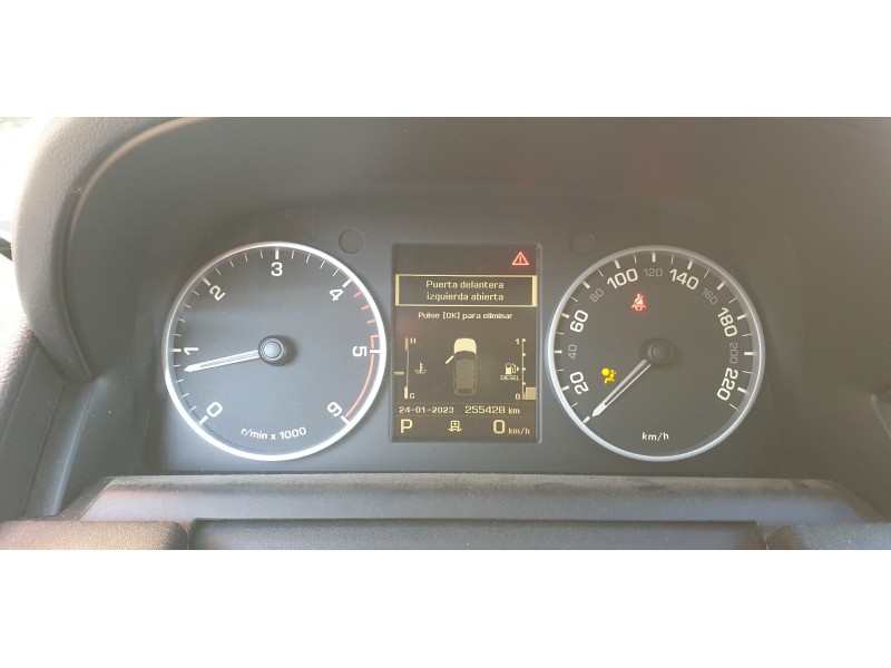 Recambio de cuadro instrumentos para land rover range rover sport 3.0 td v6 cat referencia OEM IAM AH2210849EJ  