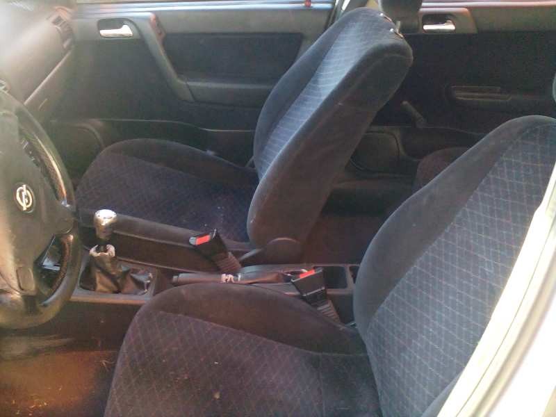 opel astra g berlina del año 1999