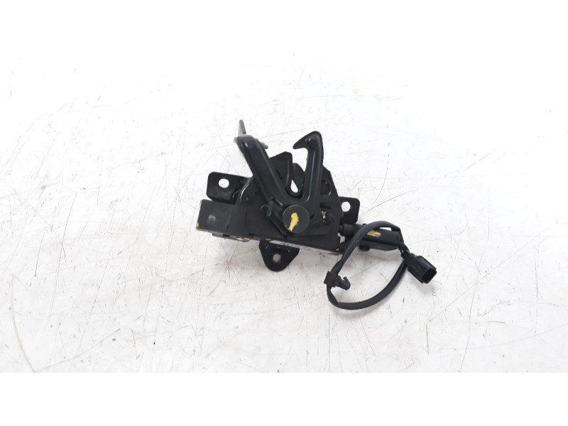 Recambio de cerradura capo para hyundai i20 1.2 16v cat referencia OEM IAM 81130C8010  