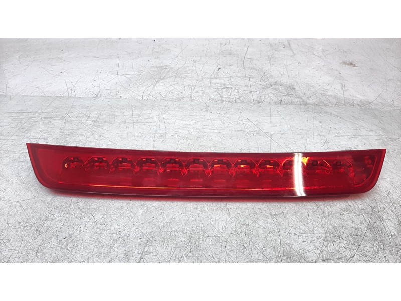 Recambio de luz central de freno para hyundai tucson kosmo 4wd referencia OEM IAM 92700D7200  