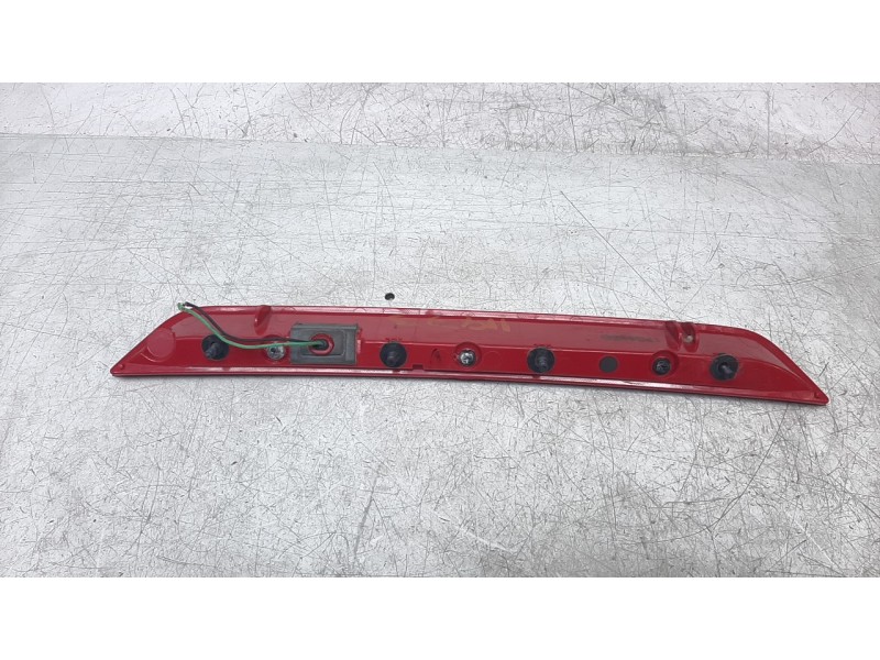 Recambio de luz central de freno para hyundai tucson kosmo 4wd referencia OEM IAM 92700D7200  