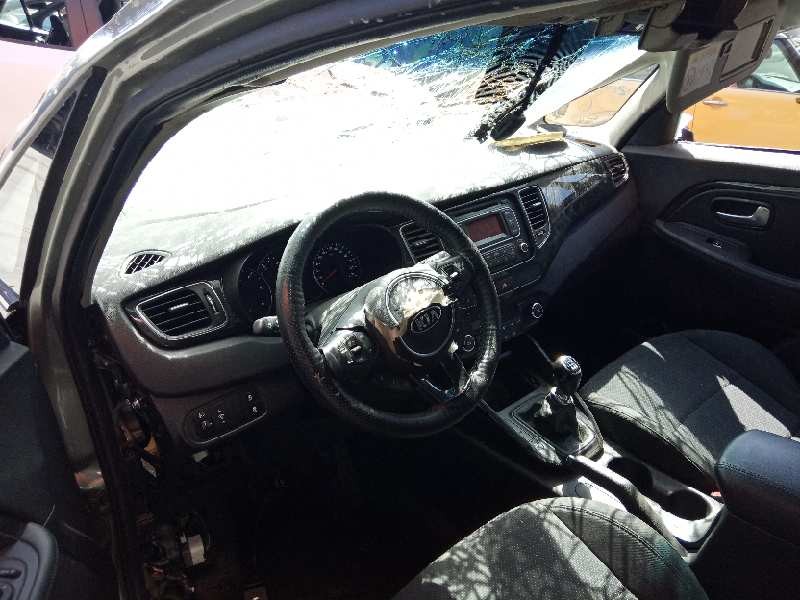 kia carens ( ) del año 2015