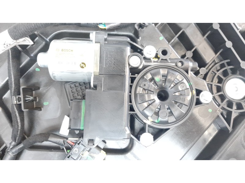 Recambio de elevalunas delantero derecho para kia ceed 1.0 tgdi cat referencia OEM IAM 82481J7000  