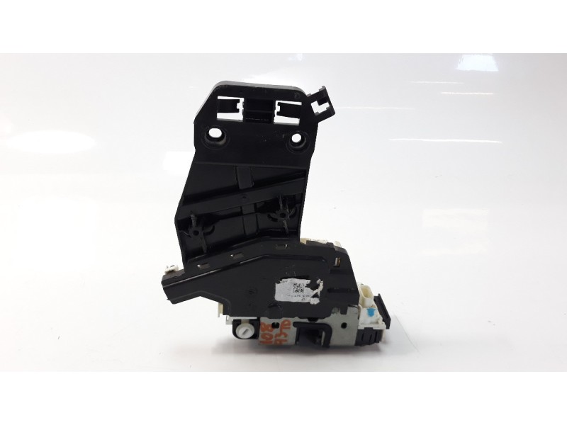 Recambio de cerradura puerta trasera derecha para jeep compass ii 1.4 m-air cat referencia OEM IAM P04589914AE  