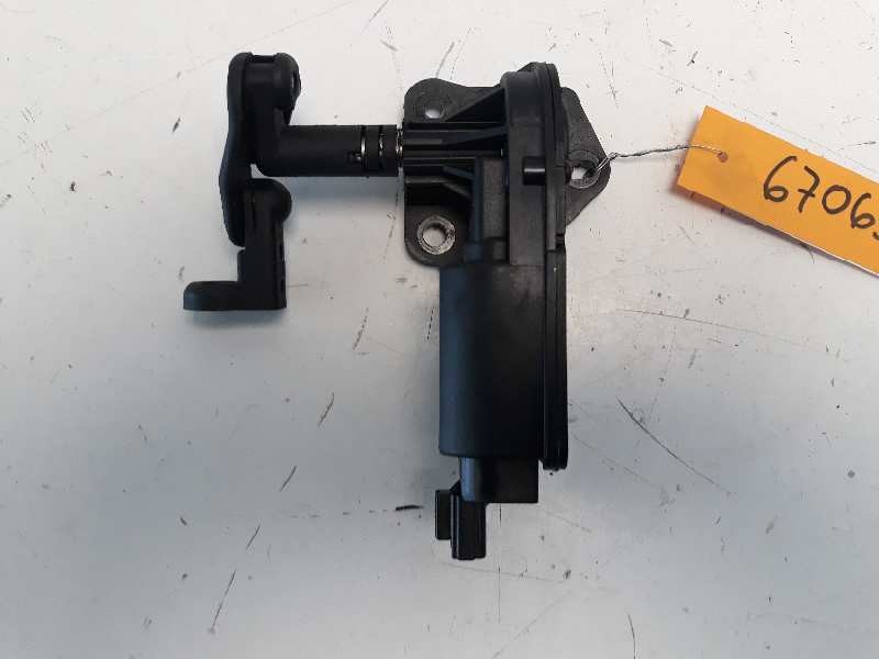 Recambio de motor elevalunas trasero derecho para kia carnival 2.9 crdi vgt active referencia OEM IAM   