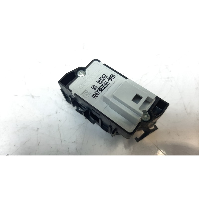 Recambio de interruptor para mercedes-benz cla-klasse (bm 118) cla 250 e (118.385) referencia OEM IAM A2479052201  