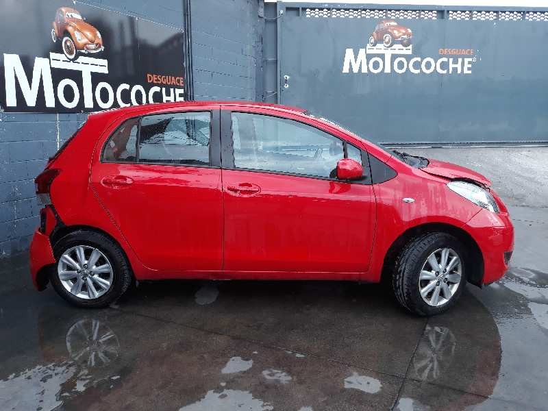 toyota yaris del año 2011