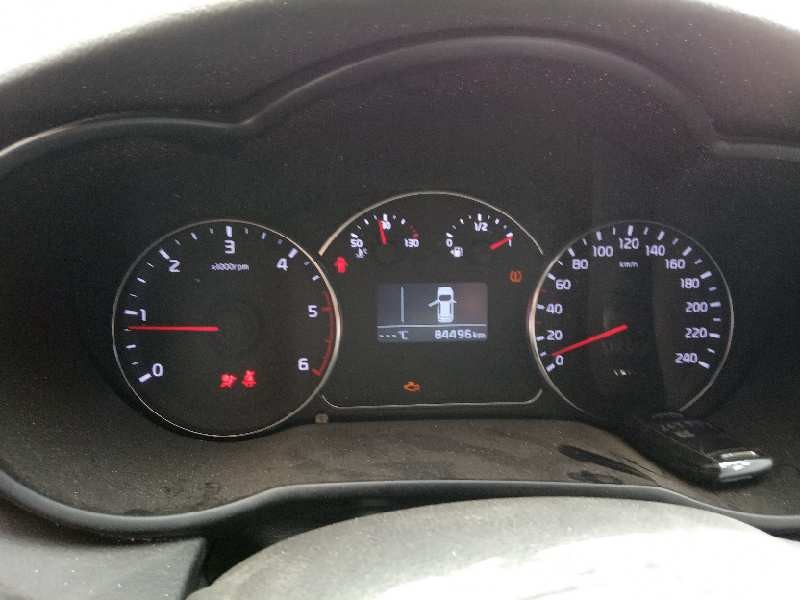 kia carens ( ) del año 2015