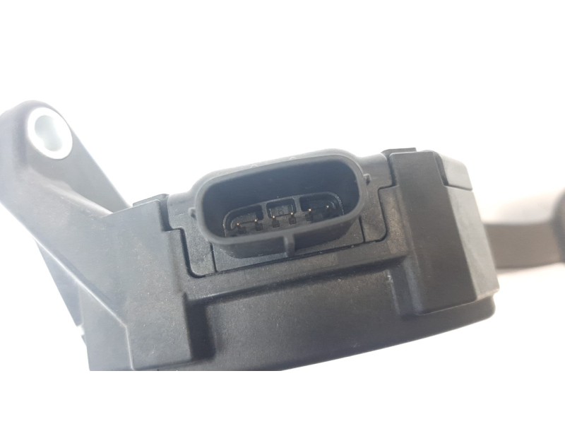 Recambio de potenciometro pedal para toyota corolla (e21) referencia OEM IAM 7811002211  