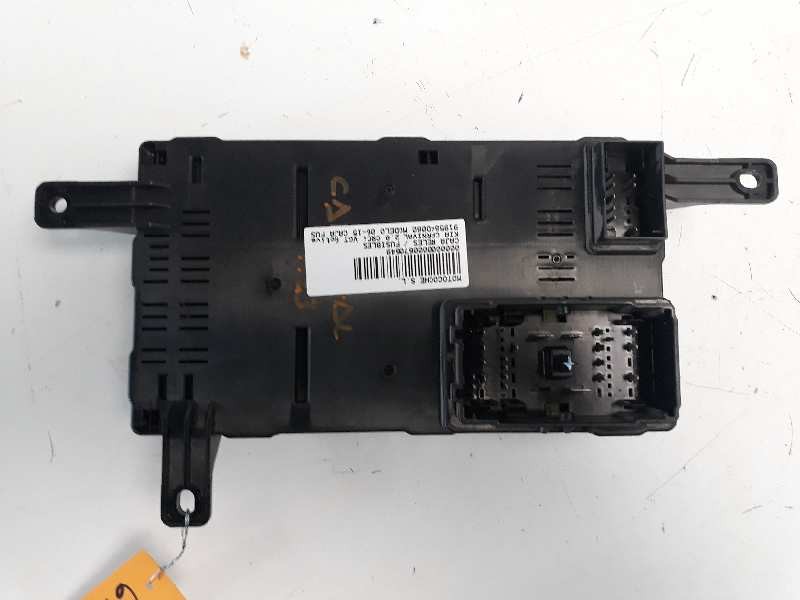 Recambio de caja reles / fusibles para kia carnival 2.9 crdi vgt active referencia OEM IAM 919584D080  