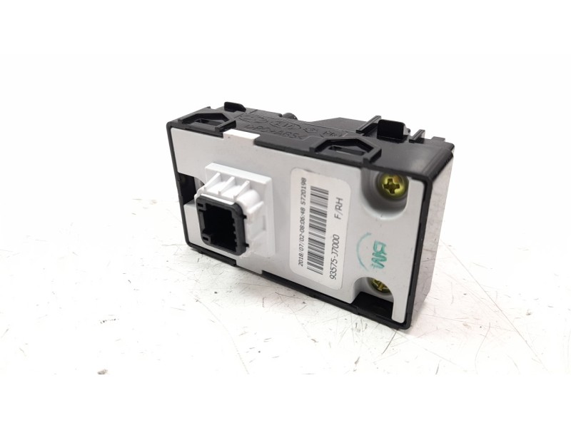 Recambio de mando elevalunas delantero derecho para kia ceed 1.0 tgdi cat referencia OEM IAM 93575J7000  