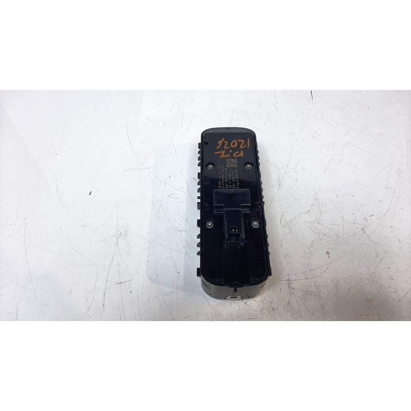 Recambio de mando elevalunas delantero izquierdo para mercedes-benz cla-klasse (bm 118) cla 250 e (118.385) referencia OEM IAM A