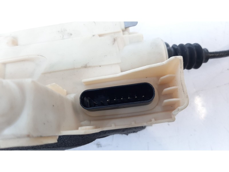 Recambio de cerradura puerta trasera derecha para volvo xc 40 1.5 cat referencia OEM IAM 32133740  