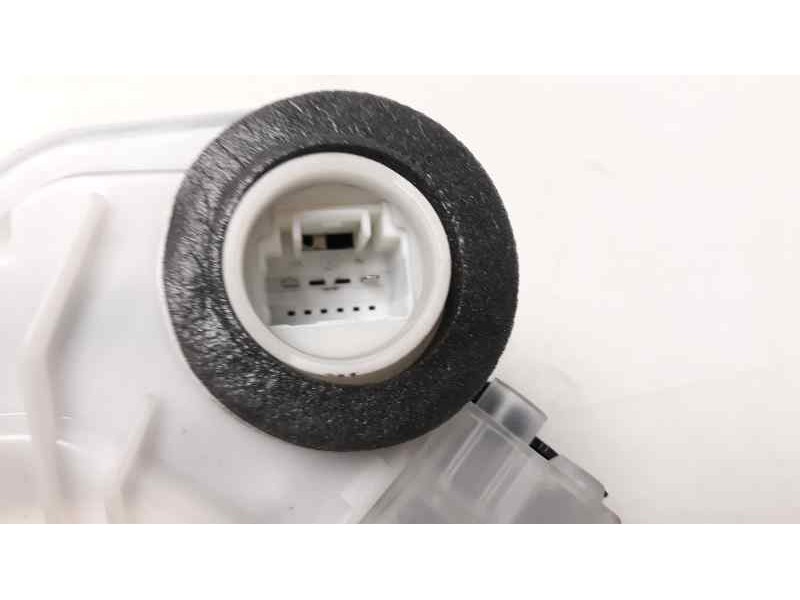 Recambio de cerradura puerta trasera izquierda para toyota aygo x-clusive referencia OEM IAM 6906002390  