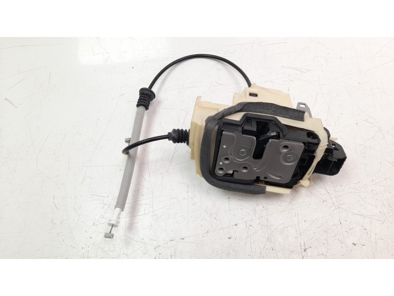 Recambio de cerradura puerta trasera izquierda para volvo xc 40 1.5 cat referencia OEM IAM 32133740  
