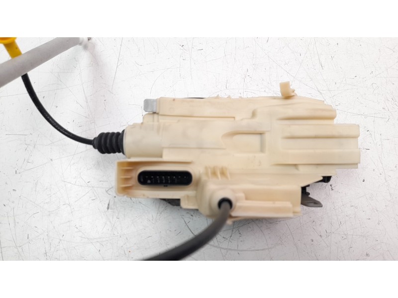 Recambio de cerradura puerta trasera izquierda para volvo xc 40 1.5 cat referencia OEM IAM 32133740  