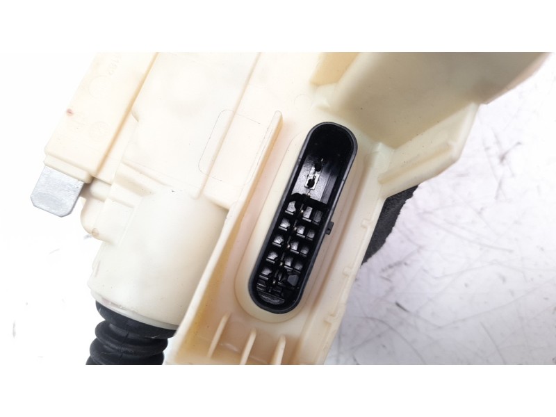 Recambio de cerradura puerta trasera izquierda para volvo xc 40 1.5 cat referencia OEM IAM 32133740  