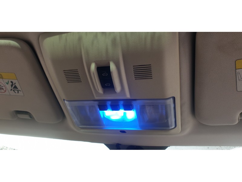 Recambio de luz interior para land rover range rover sport 3.0 td v6 cat referencia OEM IAM XDE500750NUG  