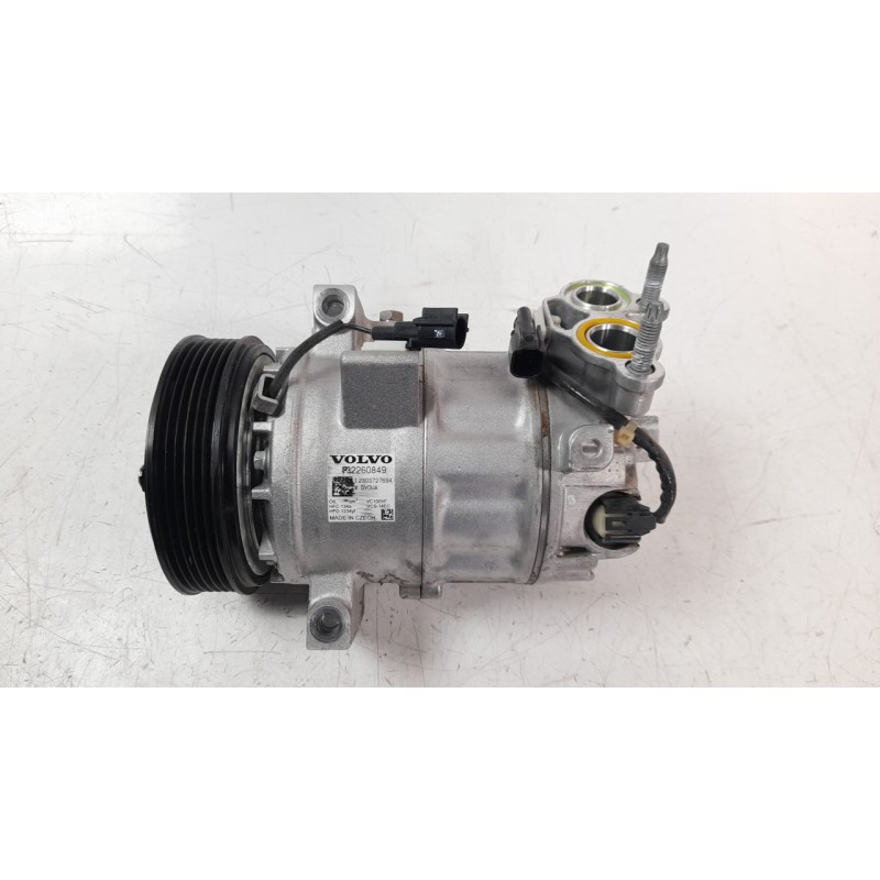 Recambio de compresor aire acondicionado para volvo xc 40 1.5 cat referencia OEM IAM P32260849  CAF560027