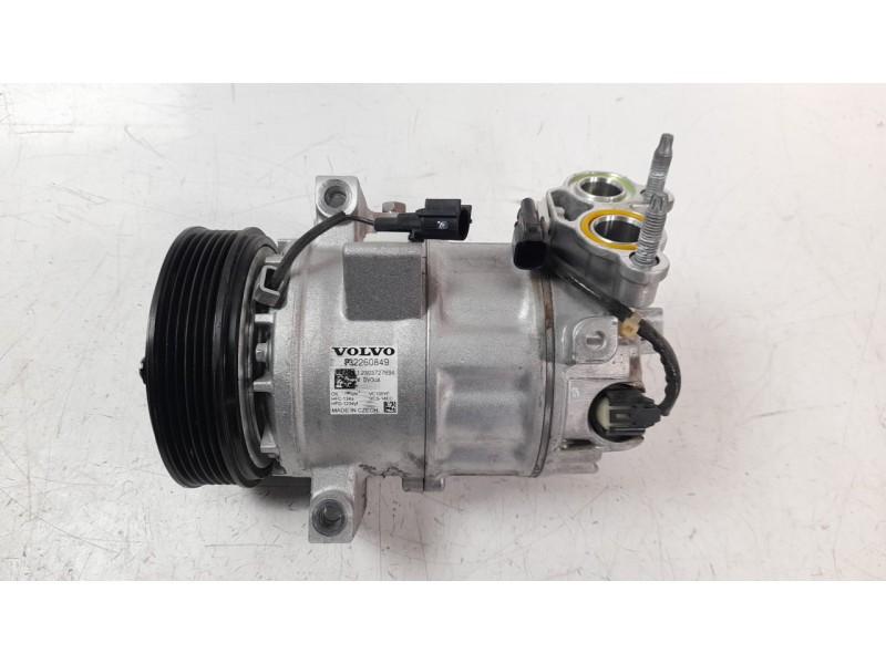 Recambio de compresor aire acondicionado para volvo xc 40 1.5 cat referencia OEM IAM P32260849  CAF560027
