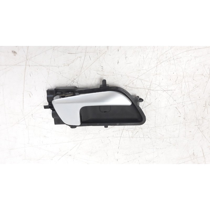 Recambio de maneta interior delantera derecha para hyundai i20 1.2 16v cat referencia OEM IAM 82620C7000  