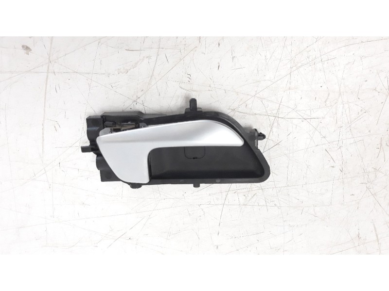 Recambio de maneta interior delantera derecha para hyundai i20 1.2 16v cat referencia OEM IAM 82620C7000  
