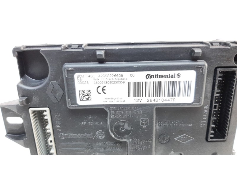 Recambio de caja reles / fusibles para renault clio iv referencia OEM IAM 284B10447R  